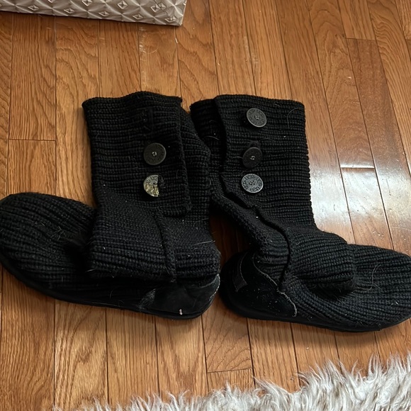 Black UGG yarn material boots! - Picture 1 of 6